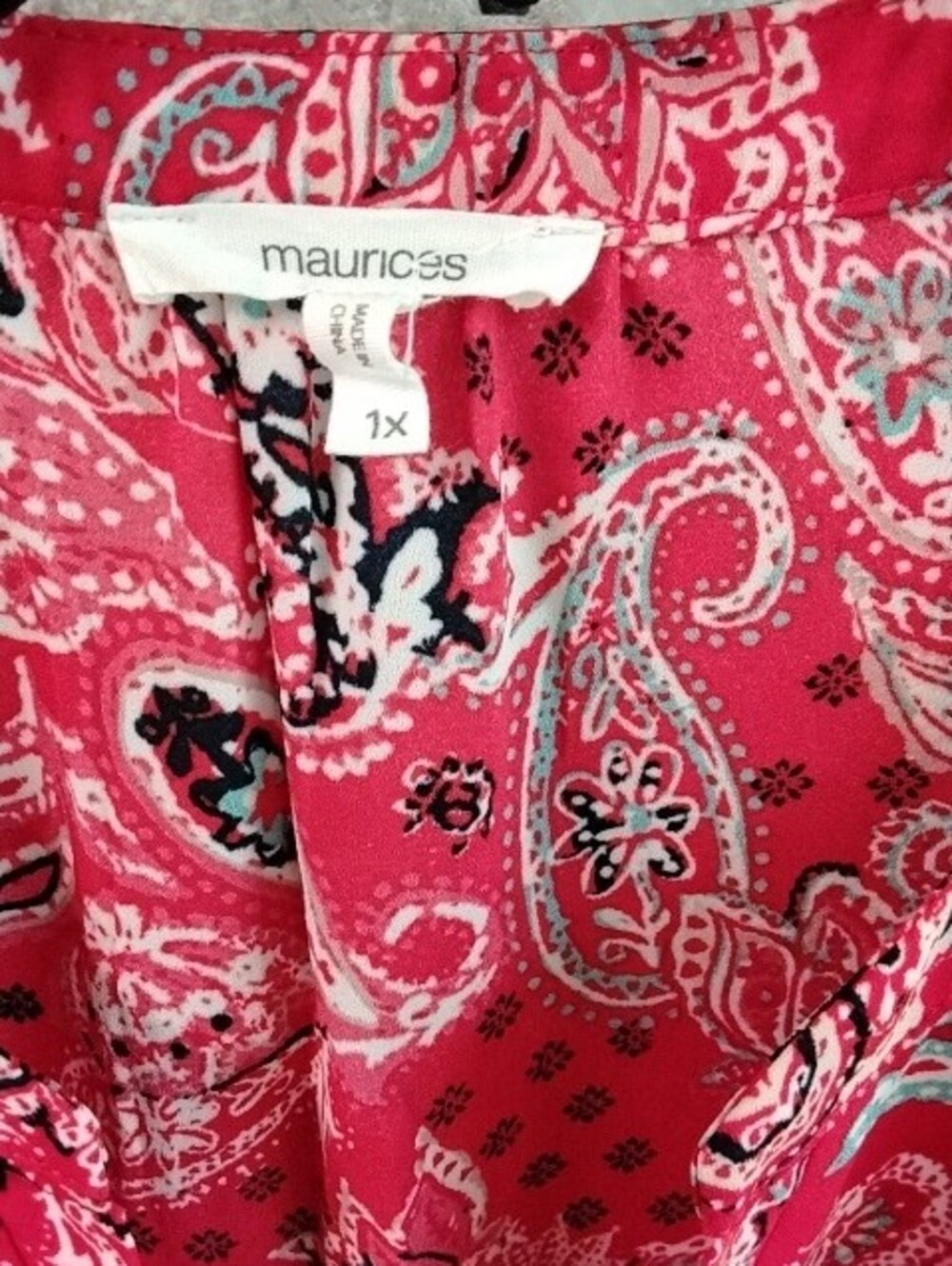 Maurices Red Paisley V-Neck Short Sleeve Top - Picture 2 of 6